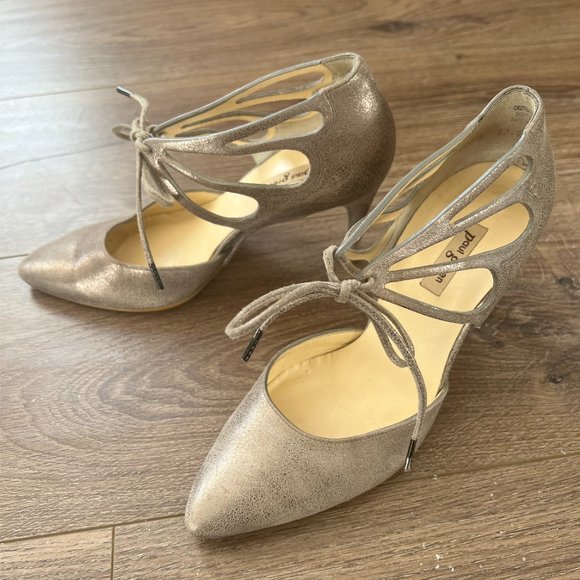 Barely worn Paul Green pumps; 3 1/4” heels. Size 6.5 U.S. - Picture 3 of 7